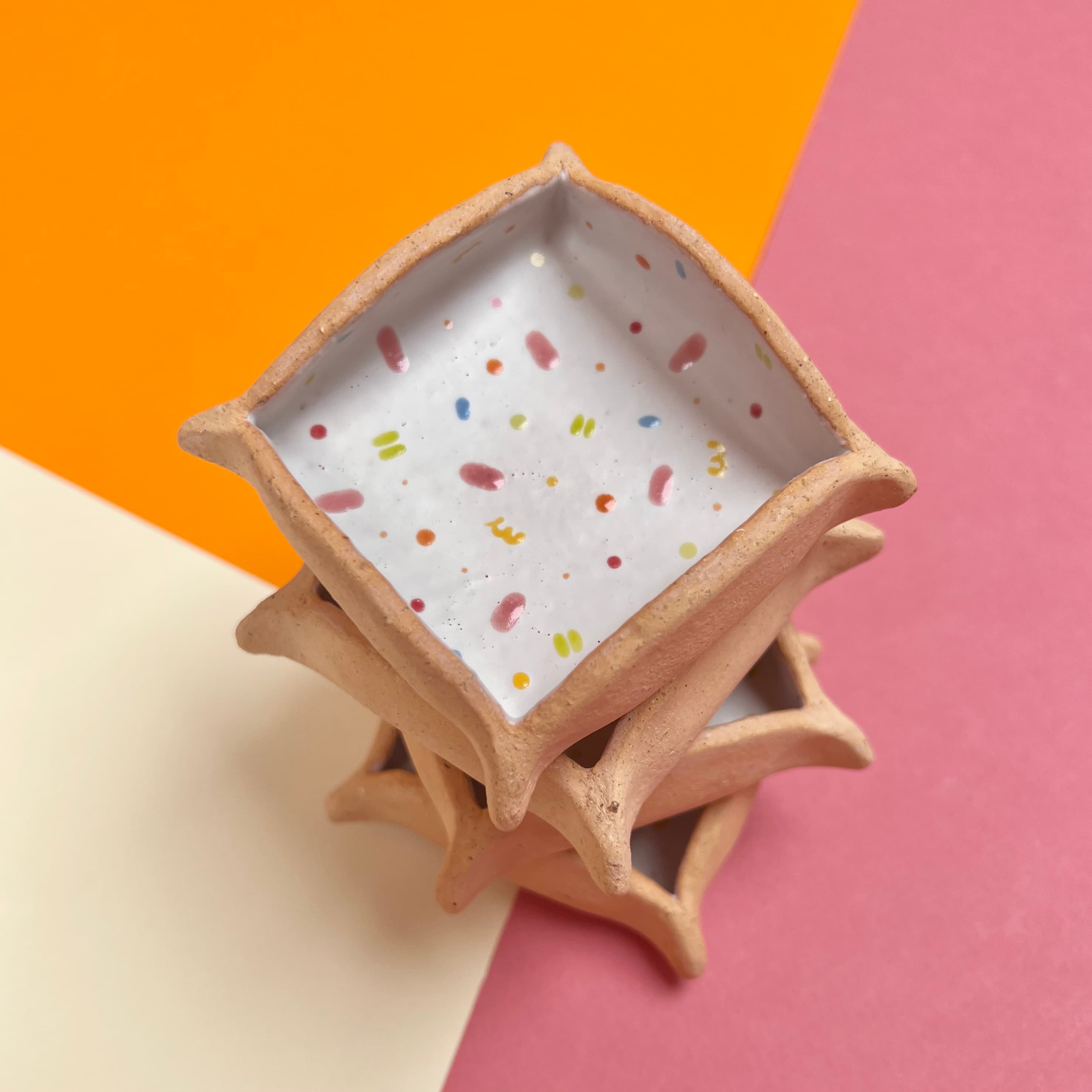 A Bunch of Confetti — el yapımı seramik